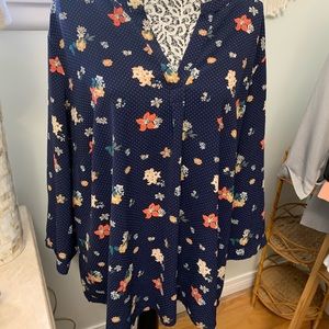 Dalia women’s 3/4 length blouse in navy blue floral